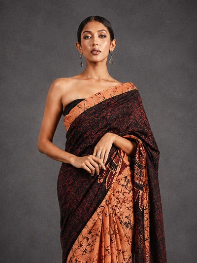 Batik sarees in Sri Lanka by Wijaya Saree Mandiraya